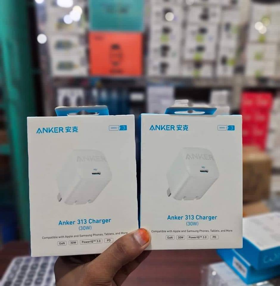 30W GaN Foldable Charger with PIQ 3.0 and PPS Technology by Anker % 30W GaN Foldable Charger with PIQ 3.0 and PPS Technology by Anker