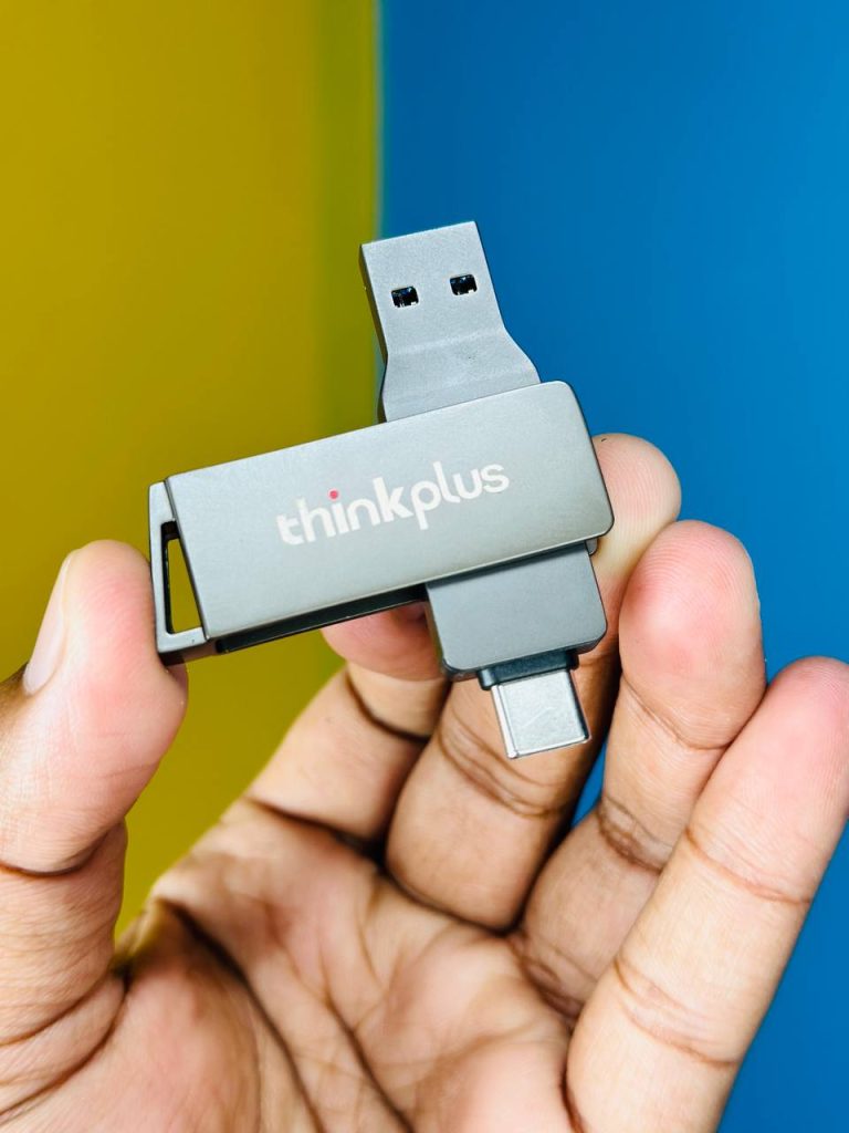 64GB Dual-Port USB 3.1 & Type-C Flash Drive by Lenovo Thinkplus % 64GB Dual-Port USB 3.1 & Type-C Flash Drive by Lenovo Thinkplus