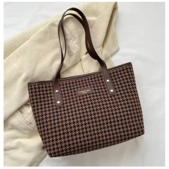 Checkered Tote Bag - Stylish and Versatile Eco-Friendly Carryall % Checkered Tote Bag - Stylish and Versatile Eco-Friendly Carryall