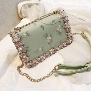 Chic Women's Handbag - Elegant and Versatile Fashion Accessory