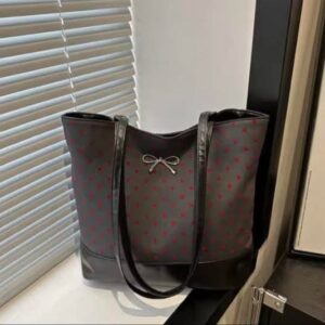 Chic Women's Handbag - Elegant Design and Versatile Style for Any Occasion