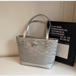 Chic Women's Handbag - Elegant Design for Every Occasion