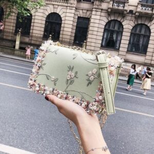 Chic Women's Handbag - Elegant Design for Everyday Fashion