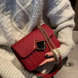 Chic Women's Handbag - Elegant Design for Everyday Fashion