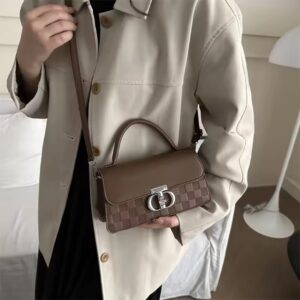 Chic Women's Handbag - Elegant Design for Everyday Use