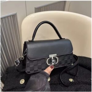 Chic Women's Handbag - Elegant Design for Everyday Use