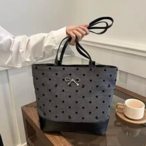 Chic Women's Handbag - Elegant Design for Everyday Use