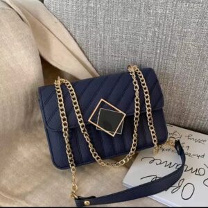 Chic Women's Handbag - Elegant Fashion Accessory for Every Occasion
