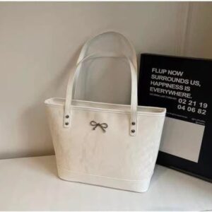 Chic Women's Handbag - Trendy and Versatile Everyday Tote