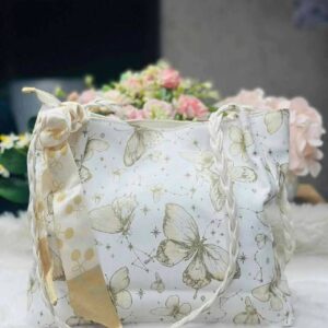 Chic Women's Handbag - Trendy Design for All Occasions