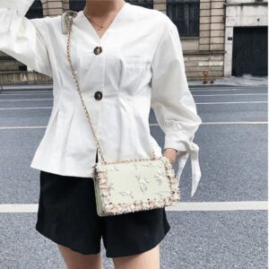 Chic Women's Handbag - Trendy Design for Everyday Elegance