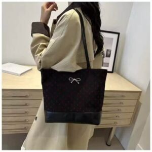 Chic Women's Handbag - Trendy Design for Everyday Elegance