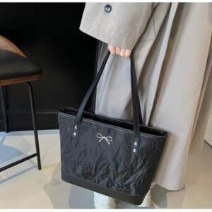 Chic Women's Handbag - Trendy Design for Everyday Elegance