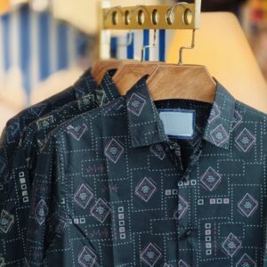 Classic Black Pure Cotton Long-Sleeve Shirt