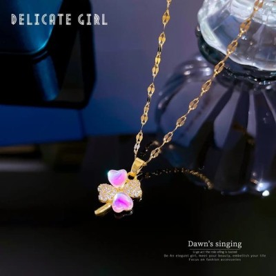Delicate Pink Floral Pendant Necklace – Elegant Jewelry for Everyday Wear % Delicate Pink Floral Pendant Necklace – Elegant Jewelry for Everyday Wear