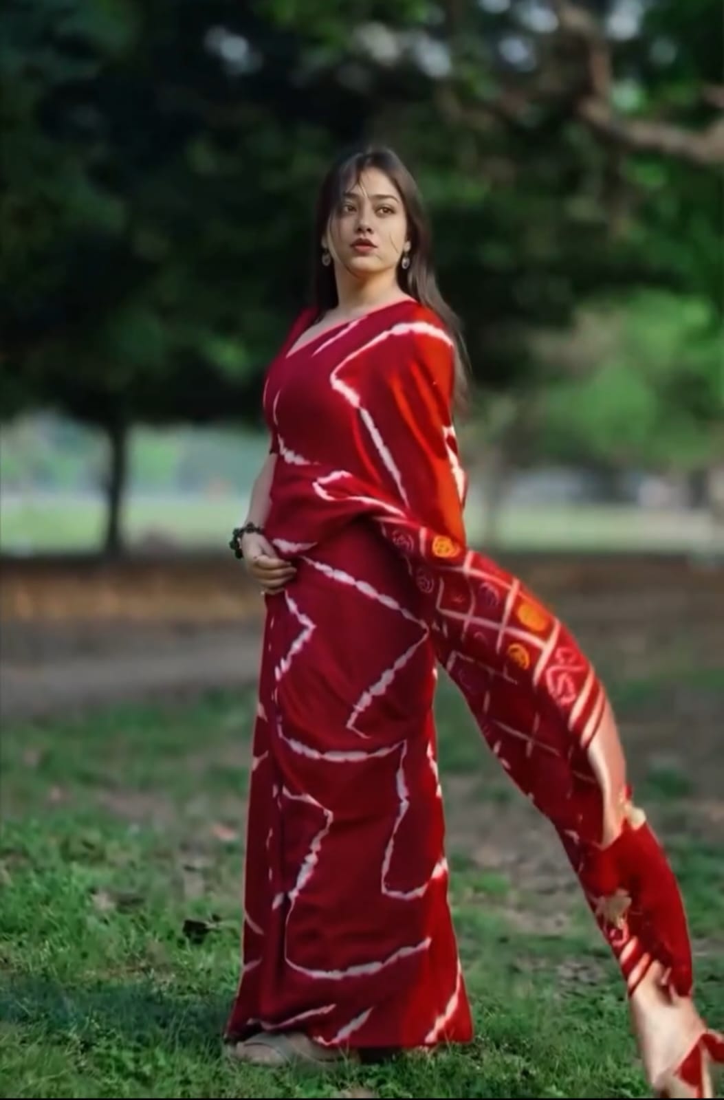 Digital Printed Saree with Blouse Piece - Elegant Ethnic Wear for Women % Digital Printed Saree with Blouse Piece - Elegant Ethnic Wear for Women
