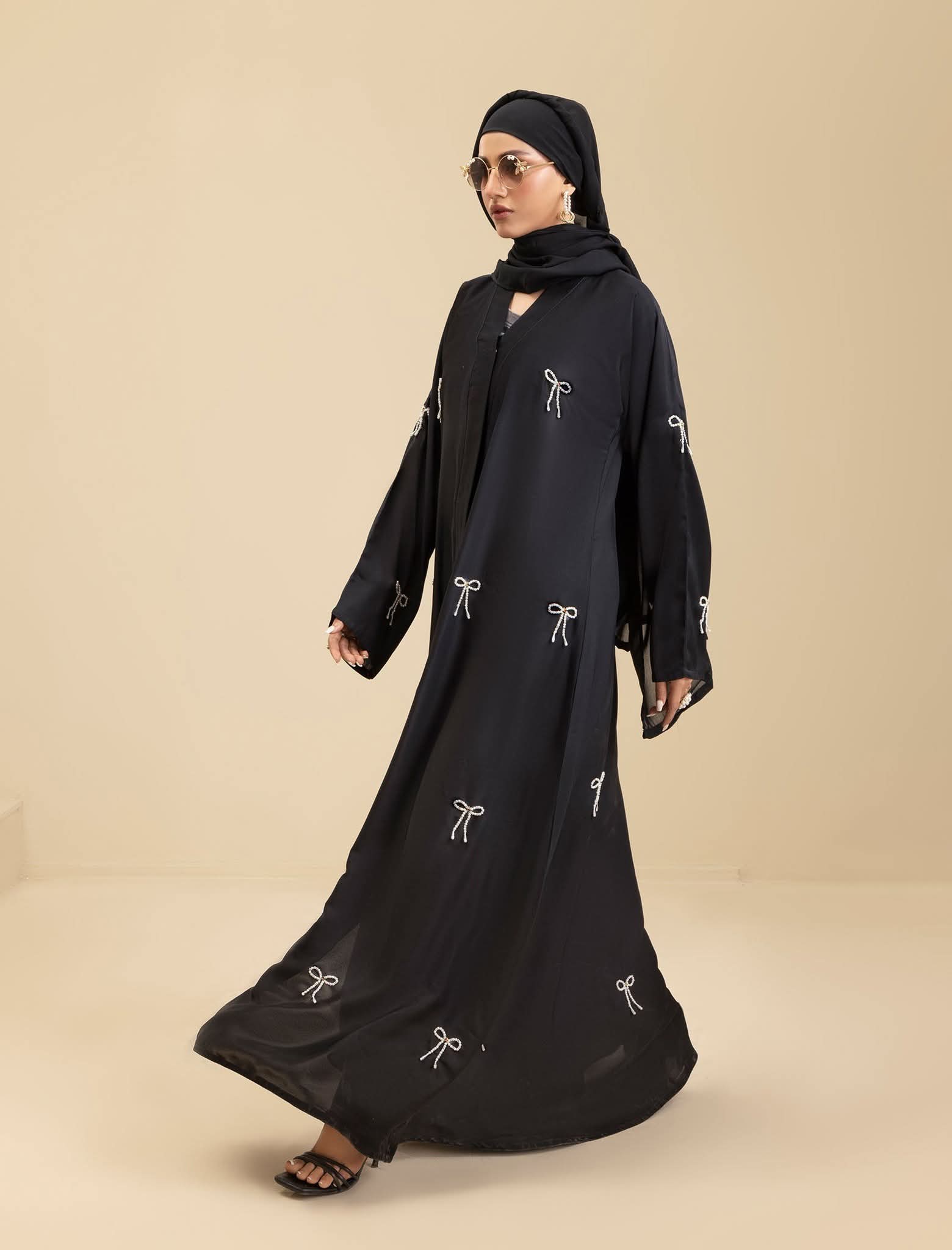 Elegant Arabian Gown Burqa for Women - Stylish and Modest Attire % Elegant Arabian Gown Burqa for Women - Stylish and Modest Attire