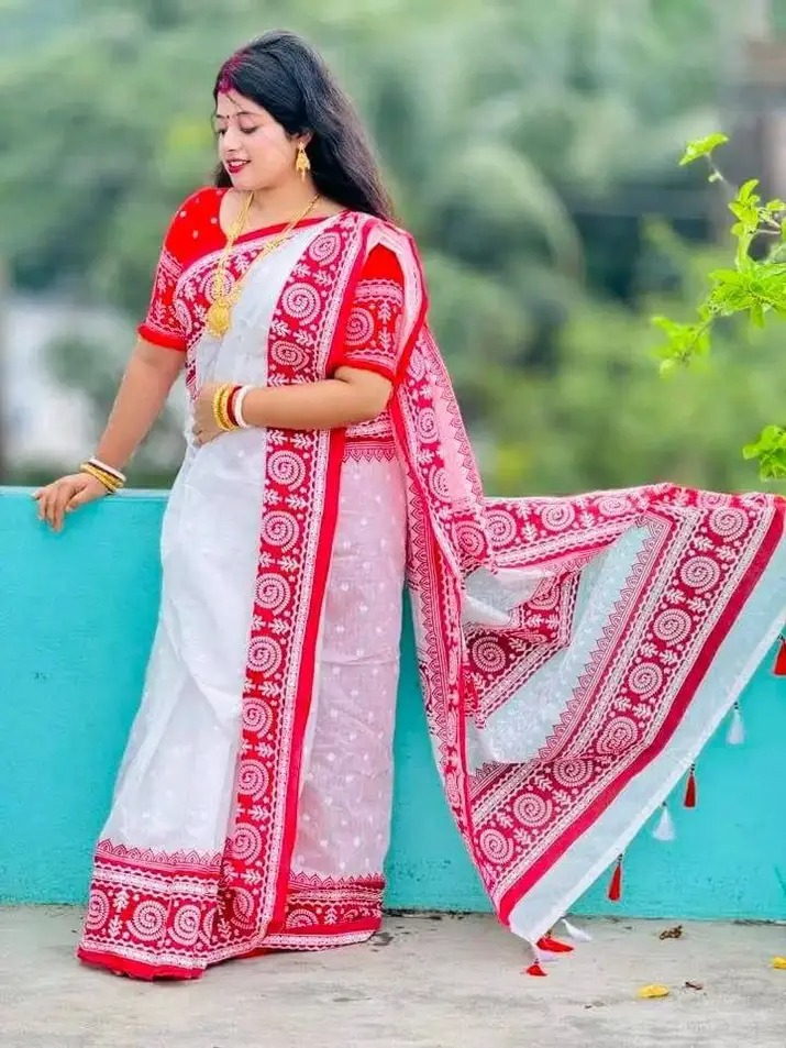 Elegant Boishakhi Saree Set with Blouse Piece - Festive Traditional Wear % Elegant Boishakhi Saree Set with Blouse Piece - Festive Traditional Wear
