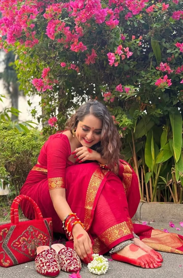 Elegant Checkered Saree with Coordinating Blouse Piece – Premium Quality % Elegant Checkered Saree with Coordinating Blouse Piece – Premium Quality