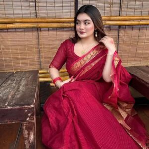 Elegant Checkered Sharee Set with Matching Blouse - Premium Style for Every Occasion