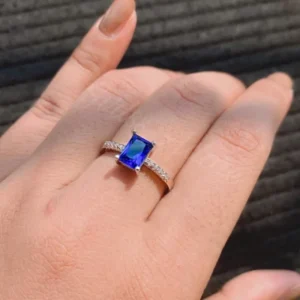 Elegant Chowtushkoni Dyuti Women's Ring – Handcrafted Jewelry for Modern Style
