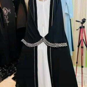 Elegant Dubai-Inspired Abaya – Premium Quality, Modern Design