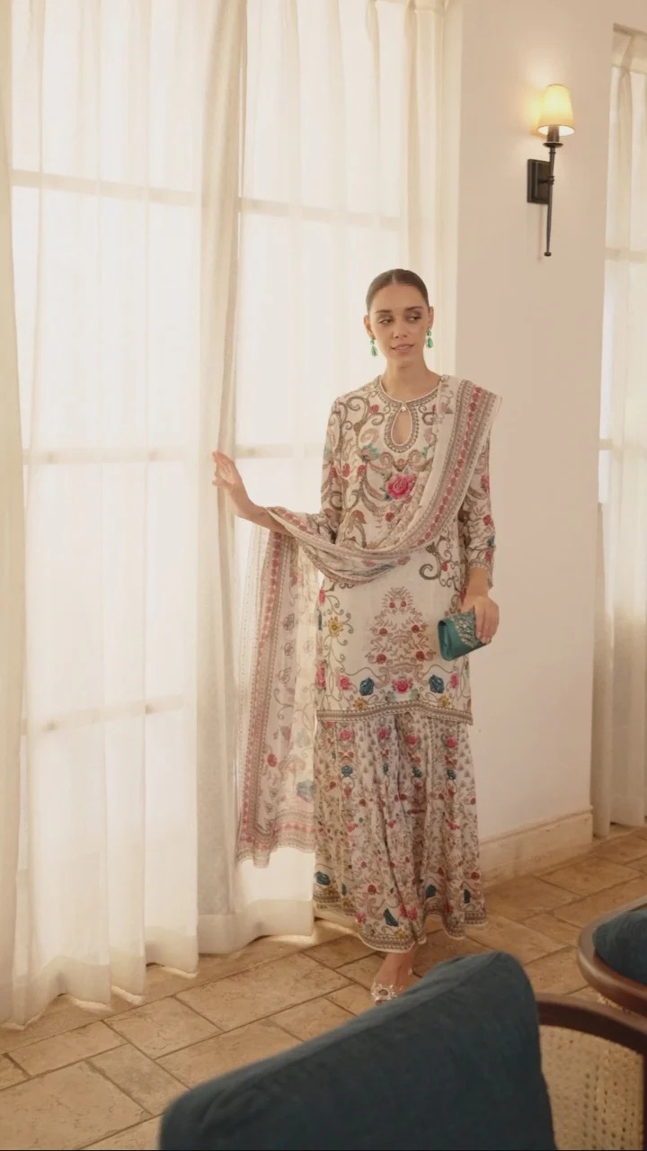 Elegant Eid Three-Piece Digital Print Set for Festive Celebrations % Elegant Eid Three-Piece Digital Print Set for Festive Celebrations