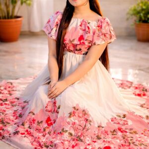 Elegant Mermaid Gown in Luxurious Fabric for Stunning Evening Events