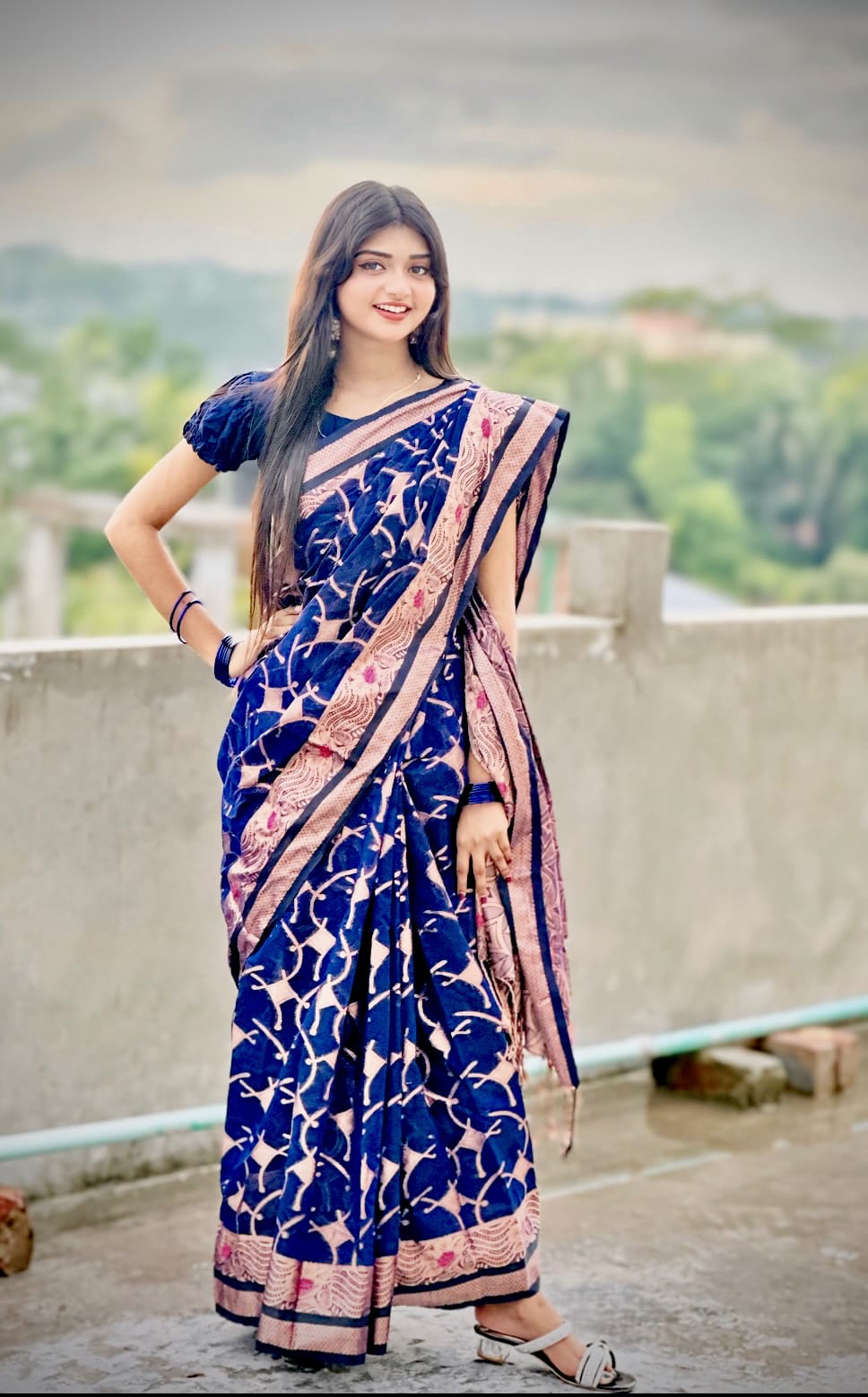 Elegant Tat Jamdani Saree - Handwoven Traditional Indian Cotton Weave % Elegant Tat Jamdani Saree - Handwoven Traditional Indian Cotton Weave