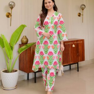 Elegant Two-Piece Kurti Set in Premium Fabric for Stylish Comfort