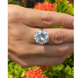 Elegant Women's Diamond Ring - Timeless Luxury from Findshob