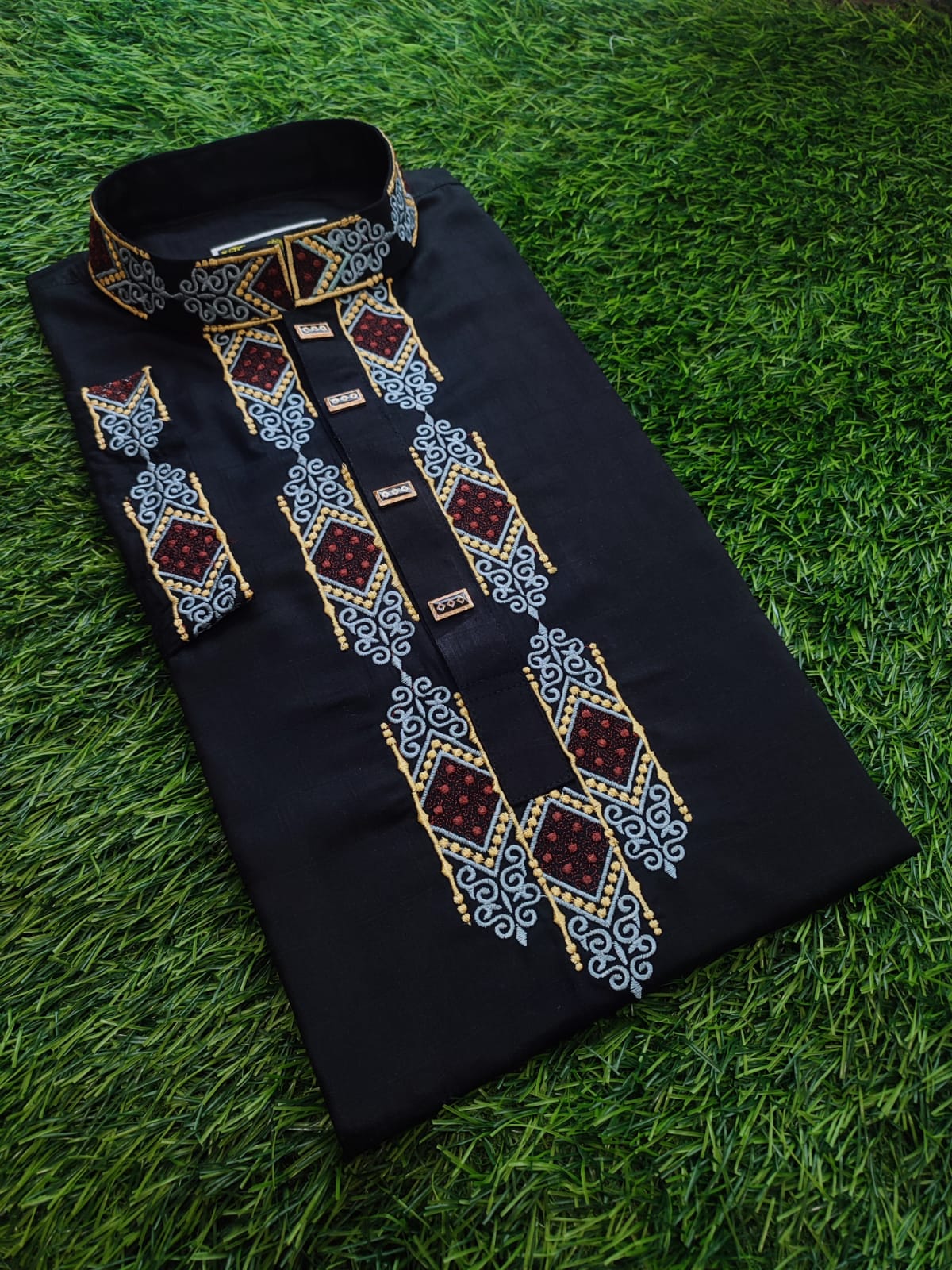 Embroidered Panjabi Shirt for Men - Elegant Traditional Wear % Embroidered Panjabi Shirt for Men - Elegant Traditional Wear