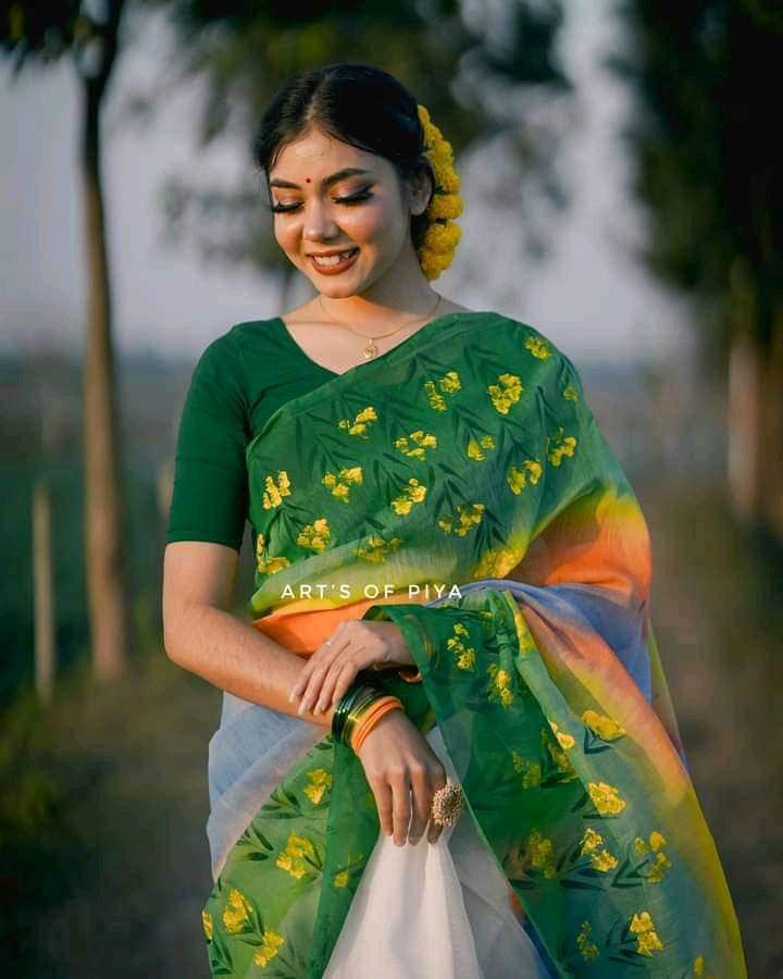 Hand-Printed Half Silk Saree with Exquisite Cotton Detailing % Hand-Printed Half Silk Saree with Exquisite Cotton Detailing