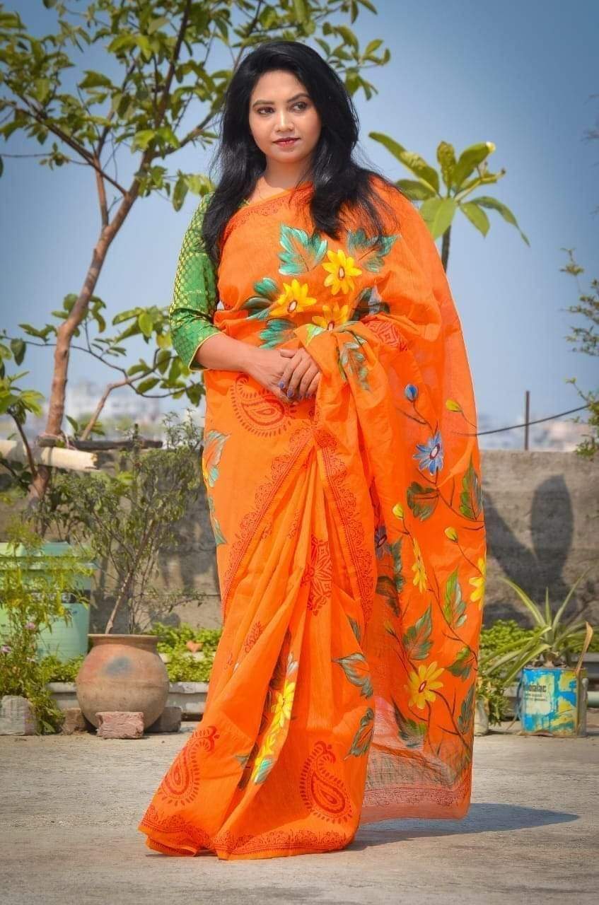 Hand-Printed Half Silk Saree with Exquisite Cotton Detailing % Hand-Printed Half Silk Saree with Exquisite Cotton Detailing