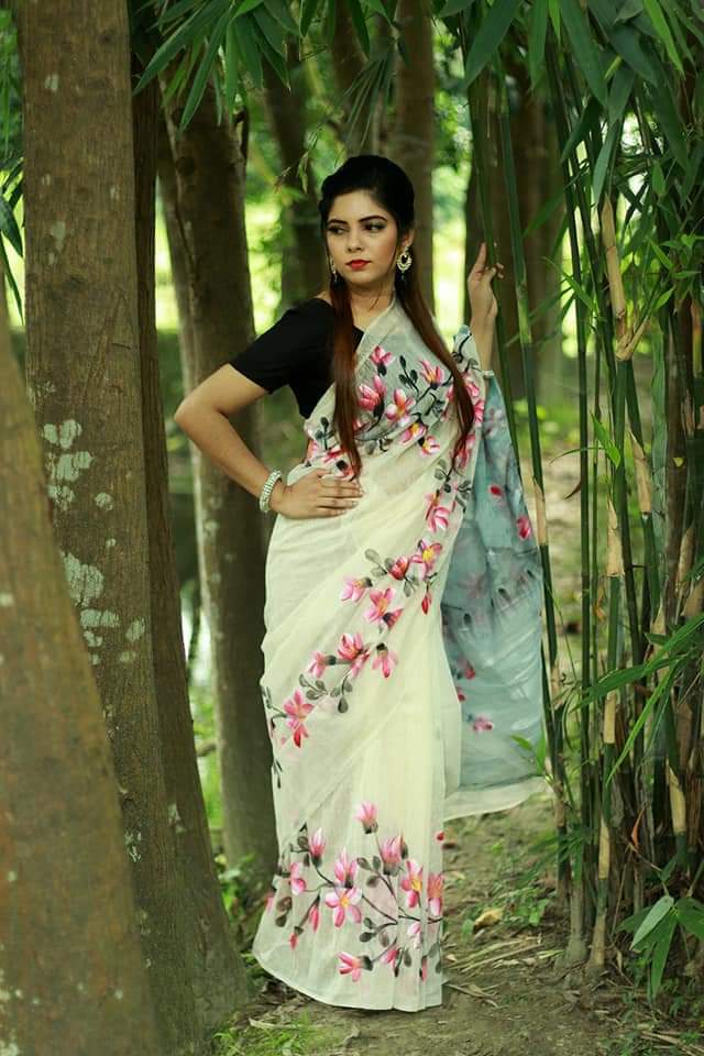 Hand-Printed Half Silk Saree with Exquisite Wool Embroidery % Hand-Printed Half Silk Saree with Exquisite Wool Embroidery