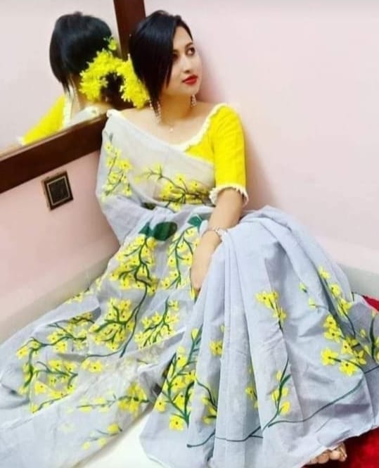 Handcrafted Half-Silk Saree with Artistic Printed Cotton Detailing % Handcrafted Half-Silk Saree with Artistic Printed Cotton Detailing