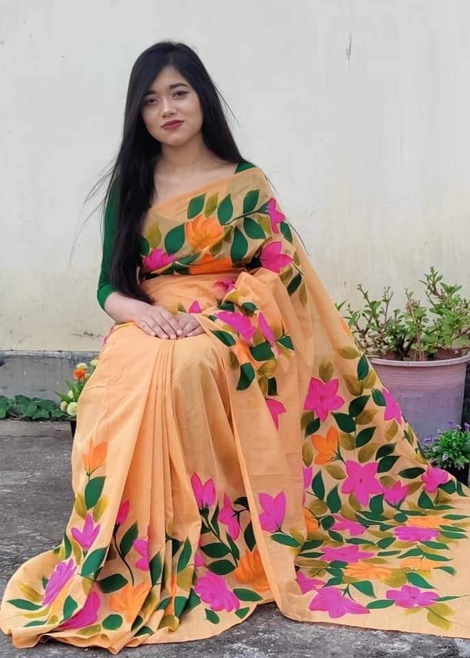 Handcrafted Half-Silk Saree with Artistic Printed Cotton Detailing % Handcrafted Half-Silk Saree with Artistic Printed Cotton Detailing