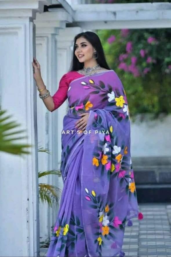 Handcrafted Half-Silk Saree with Artistic Printed Cotton Detailing % Handcrafted Half-Silk Saree with Artistic Printed Cotton Detailing