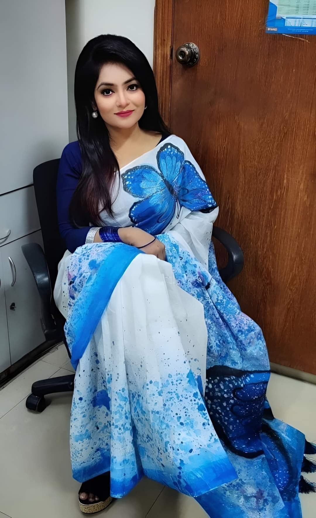 Handcrafted Half-Silk Saree with Artistic Printed Cotton Details % Handcrafted Half-Silk Saree with Artistic Printed Cotton Details