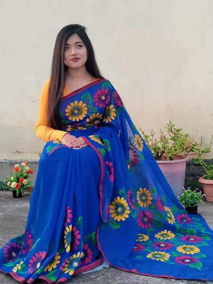 Handcrafted Half-Silk Saree with Artistic Printed Cotton Details % Handcrafted Half-Silk Saree with Artistic Printed Cotton Details