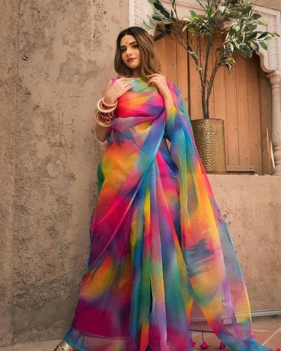 Handcrafted Half-Silk Saree with Artistic Printed Cotton Details % Handcrafted Half-Silk Saree with Artistic Printed Cotton Details