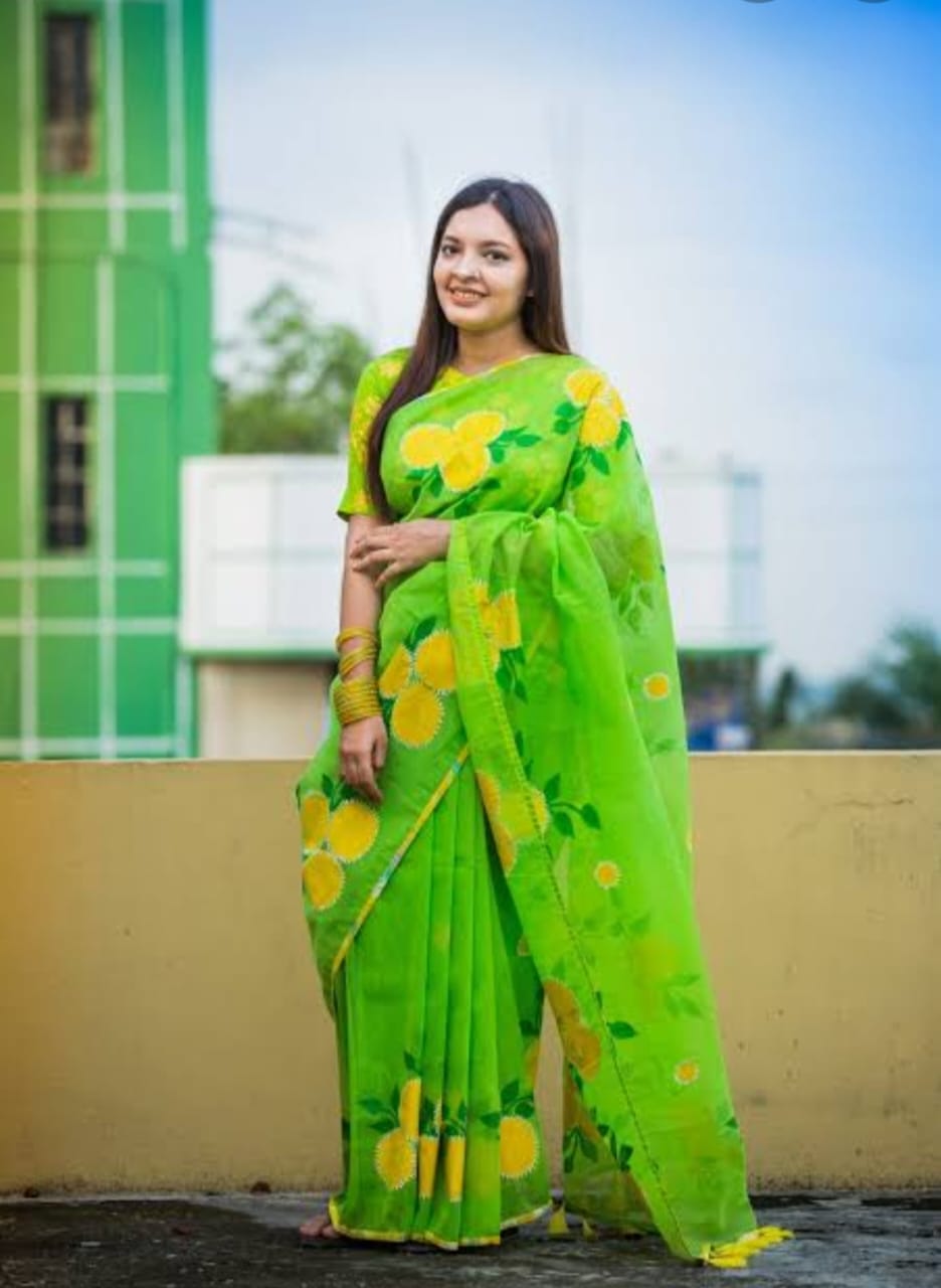 Handcrafted Half-Silk Saree with Artistic Printed Wool Design % Handcrafted Half-Silk Saree with Artistic Printed Wool Design