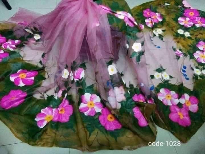 Handcrafted Half-Silk Saree with Artistic Printed Wool Design % Handcrafted Half-Silk Saree with Artistic Printed Wool Design