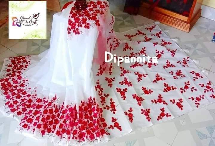 Handcrafted Half-Silk Saree with Elegant Printed Wool Detailing % Handcrafted Half-Silk Saree with Elegant Printed Wool Detailing