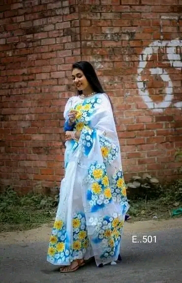 Handcrafted Half Silk Saree with Intricate Hand-Printed Cotton Detailing % Handcrafted Half Silk Saree with Intricate Hand-Printed Cotton Detailing