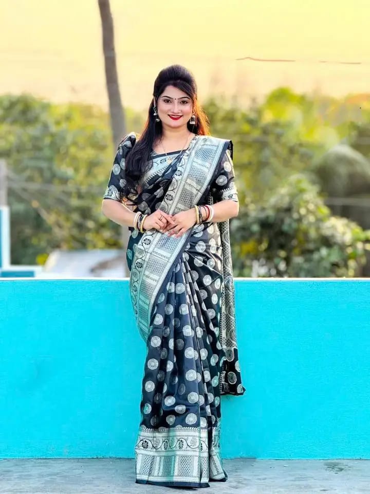 Katan Silk Indian Saree - Elegant Soft Fabric for Timeless Style % Katan Silk Indian Saree - Elegant Soft Fabric for Timeless Style