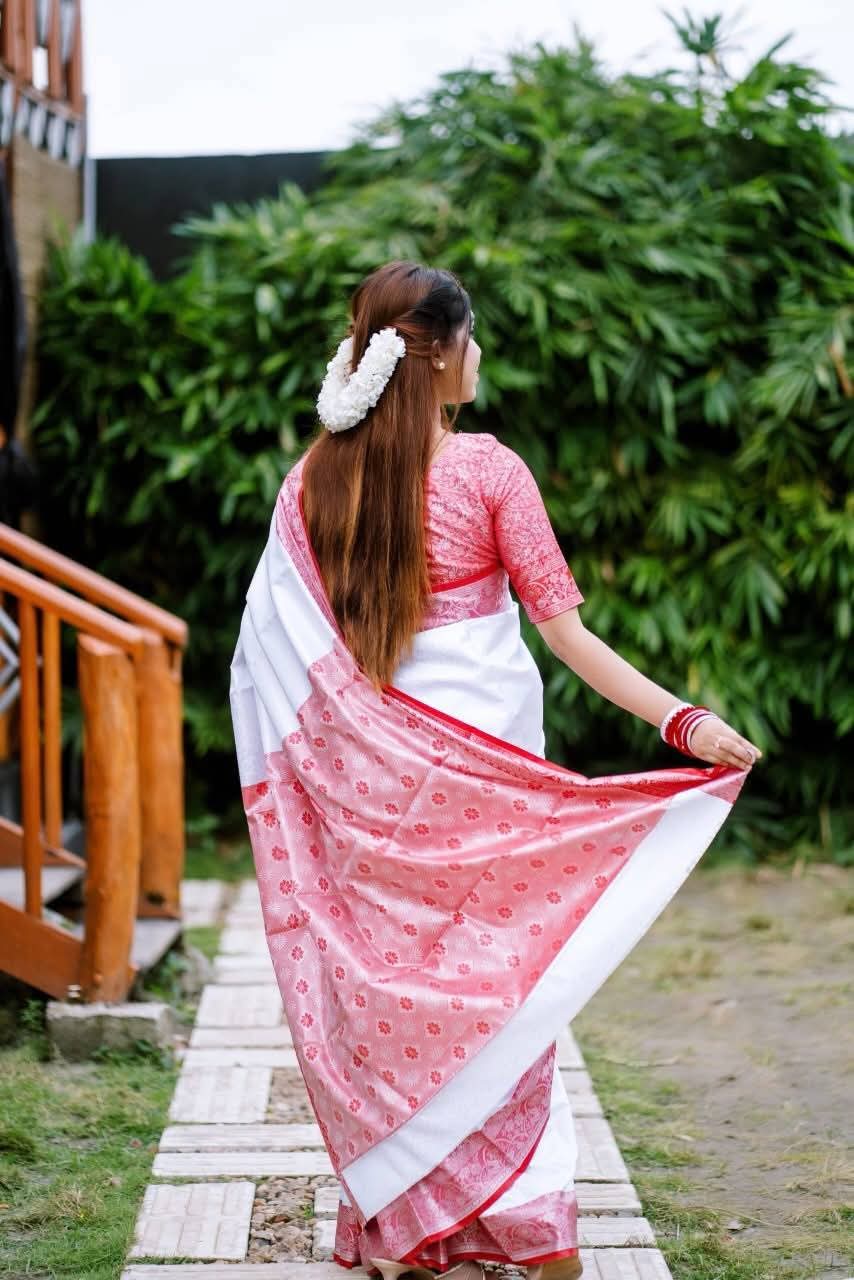 Katan Silk Kanjivaram Saree with Blouse Piece - Elegant Traditional Wear % Katan Silk Kanjivaram Saree with Blouse Piece - Elegant Traditional Wear