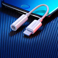 Lightning to 3.5mm Audio Adapter by UGREEN - Premium Sound Converter % Lightning to 3.5mm Audio Adapter by UGREEN - Premium Sound Converter