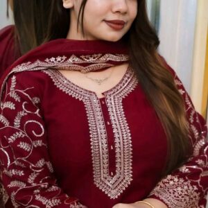 Luxurious Embroidered Jorjet Three-Piece Set - Soft and Stylish Elegance