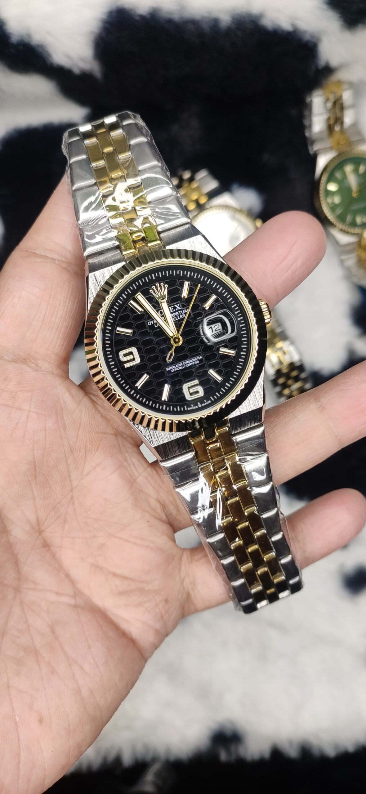 Men's Fashionable Watch - Sleek Design & Premium Quality Timepiece % Men's Fashionable Watch - Sleek Design & Premium Quality Timepiece